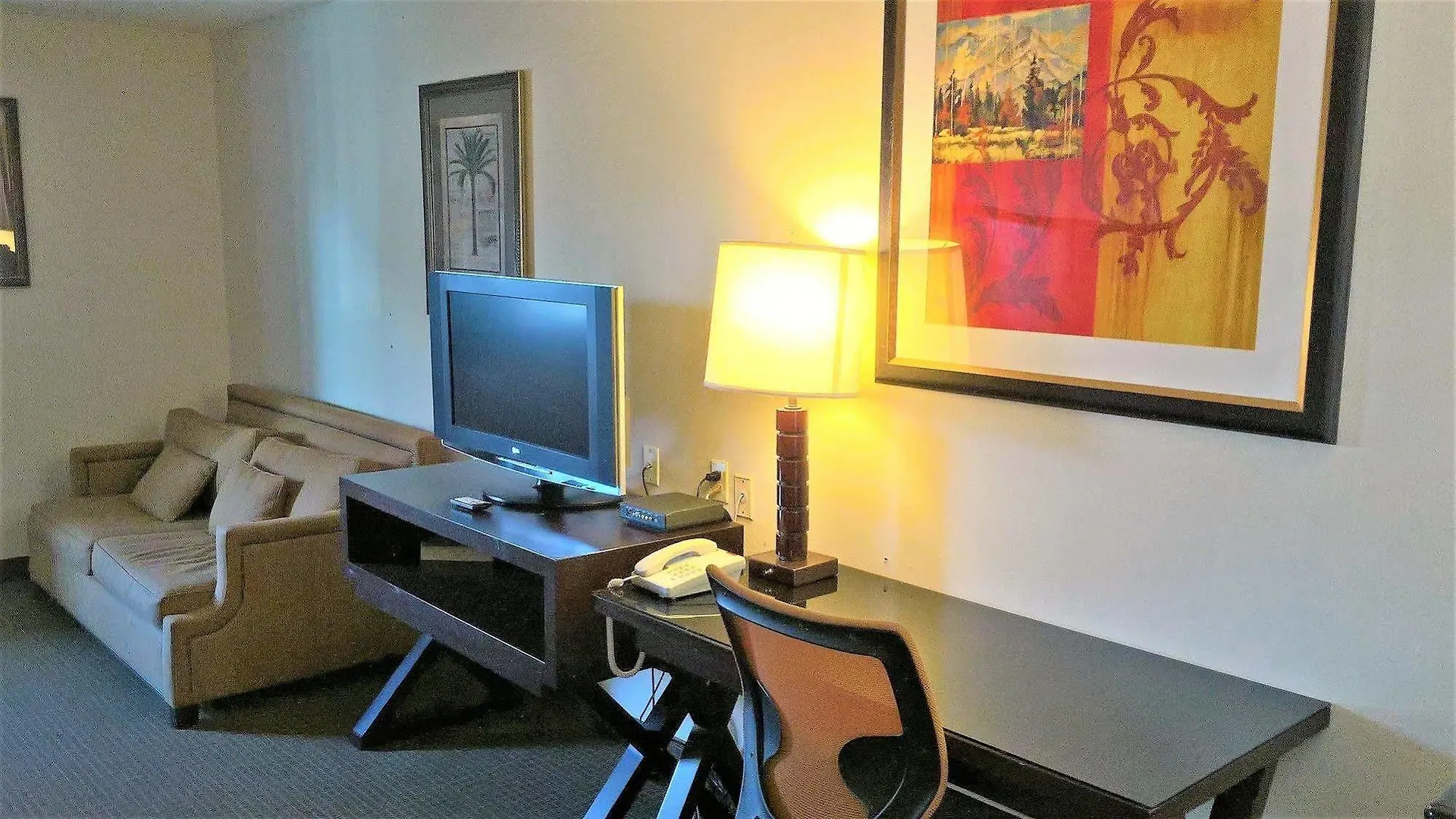 Briarwood Suites Portland 2*,