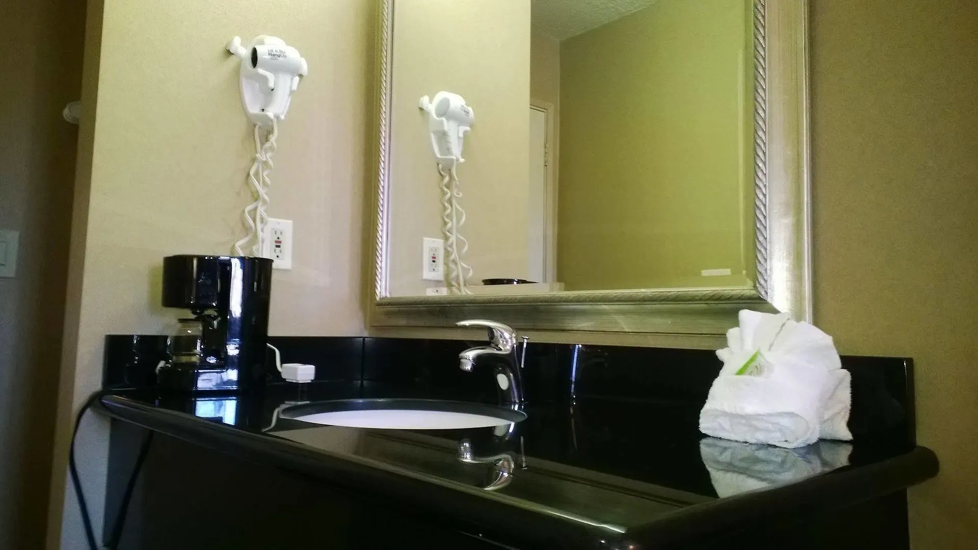 Motell Briarwood Suites Portland
